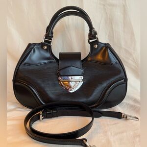 🥀SOLD🥀💯Guaranteed Authentic Louis Vuitton Montaigne Epi Crossbody Bag